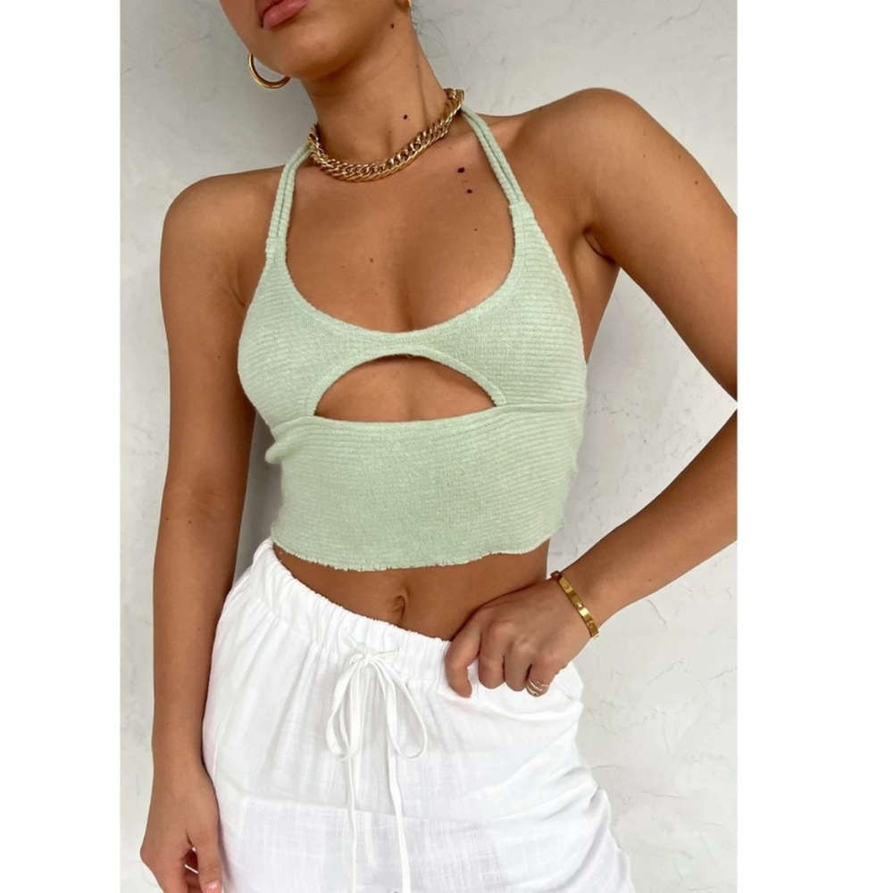 NWOT! White Fox Simply Hooked Crop